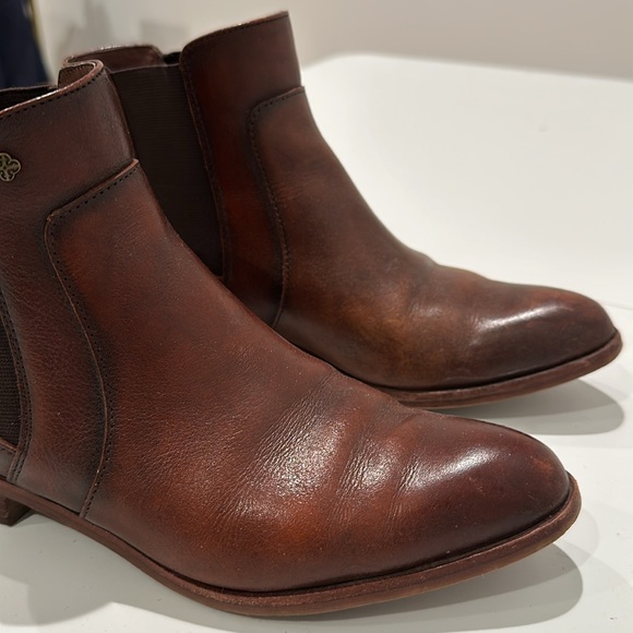 Isola Chelsea Boots in Cognac Brown - Picture 10 of 10